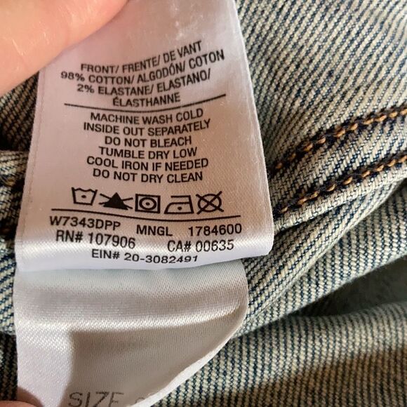 HUDSON Classic Fitted Trucker Jacket Distressed Denim Size Small - Picture 9 of 11